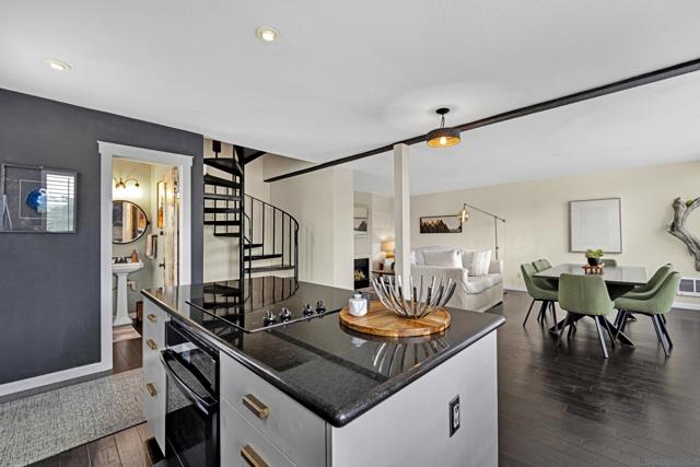 675 S. Sierra Ave, Solana Beach CA: https://media.crmls.org/mediaz/4e590c46-3649-482e-a7b2-c06538de5ffa.jpg