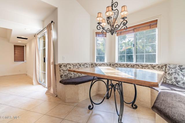 637 Brademas Court, Simi Valley CA: https://media.crmls.org/mediaz/4e5a9b7c-70bf-4298-9097-42f3c964b0b3.jpg
