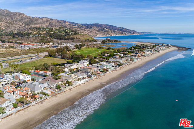 23349 Malibu Colony Road, Malibu CA: https://media.crmls.org/mediaz/4e5bb5ae-68ac-4cf1-beaa-f56873b92d8a.jpg