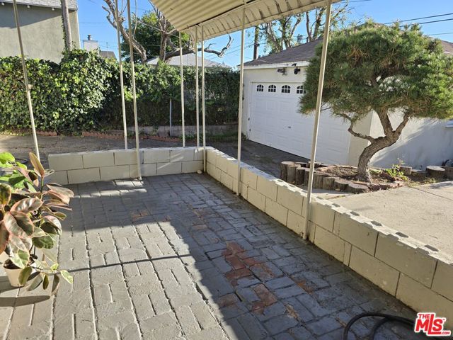 2944 Mayfield Avenue, La Crescenta CA: https://media.crmls.org/mediaz/4e5c4f0e-2346-450b-9da3-8927663ef638.jpg