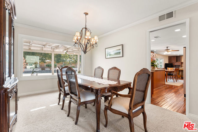 17992 Huntington Circle, Villa Park CA: https://media.crmls.org/mediaz/4e5c8414-ee93-46e1-a803-816ae759d5f6.jpg