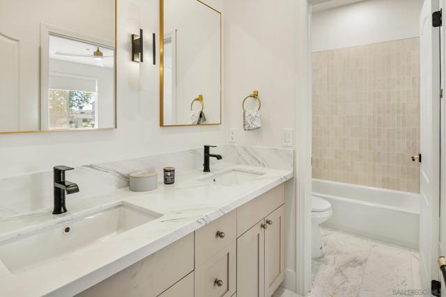 10528 Pinion Trl, Escondido CA: https://media.crmls.org/mediaz/4e5c85a9-fa10-4ae7-bcb7-37f4c65bd38c.jpg