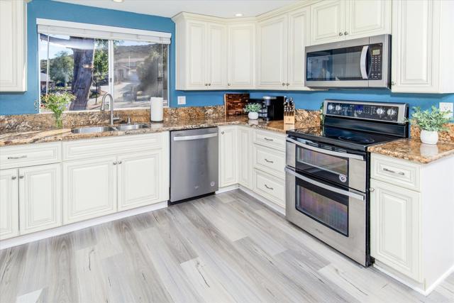 Detail Gallery Image 12 of 57 For 24093 Sargeant Rd., Ramona,  CA 92065 - 4 Beds | 3 Baths