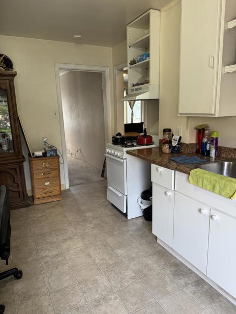 33 Lewis Avenue, South San Francisco CA: https://media.crmls.org/mediaz/4e5dcd52-1caf-449d-9858-f4fe25aa9f15.jpg
