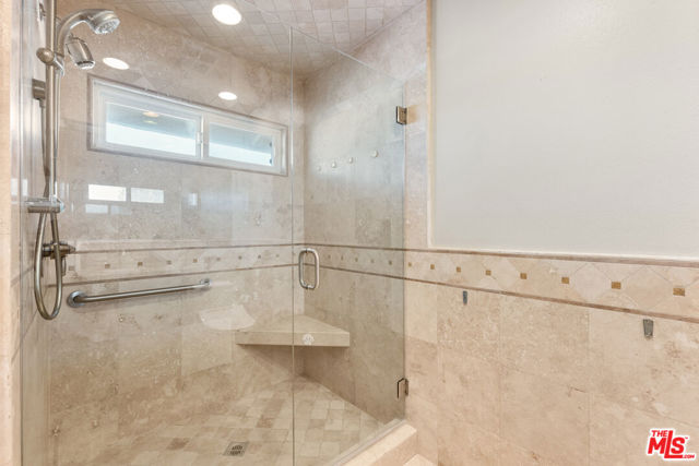 17992 Huntington Circle, Villa Park CA: https://media.crmls.org/mediaz/4e5e63e2-8c5a-4a1d-aa9f-87f3304cf0e1.jpg