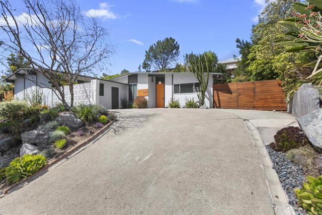 5152 College Gardens Court, San Diego CA: https://media.crmls.org/mediaz/4e5ebb22-ec9c-4471-846e-cd428886f0e7.jpg