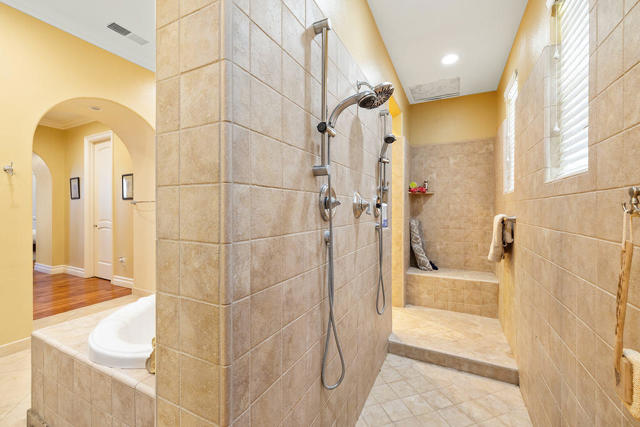 9 Via Santanella, Rancho Mirage CA: https://media.crmls.org/mediaz/4e5f2d68-6599-411e-a66d-3f151050c1dd.jpg