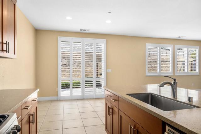 9881 Rancho Hills Drive, Gilroy CA: https://media.crmls.org/mediaz/4e611d4f-92a9-4363-a46f-854a75669cdf.jpg