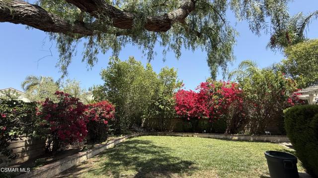 12670 Crescentmeadow Court, Moorpark CA: https://media.crmls.org/mediaz/4e614cf7-9faf-4a9b-b200-03a11092784e.jpg