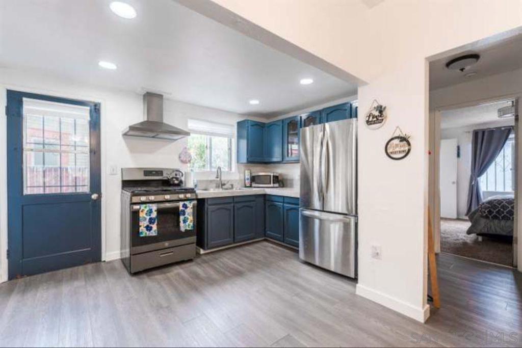 MLS #250036653SD image #9