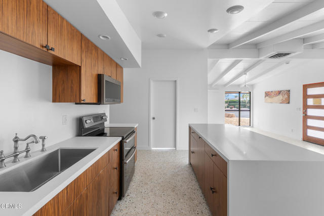 Detail Gallery Image 7 of 34 For 40851 Bob Hope Dr, Rancho Mirage,  CA 92270 - 3 Beds | 3 Baths