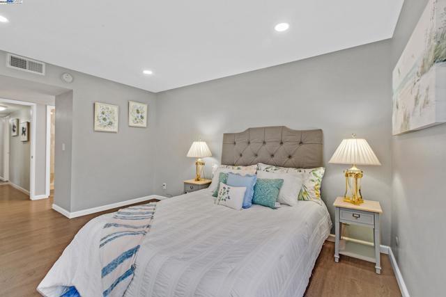 1328 Star Bush Ln, San Jose CA: https://media.crmls.org/mediaz/4e61d5a3-8bad-43cb-9dc7-b183341c2756.jpg