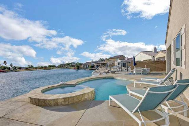 84325 Canzone Drive, Indio CA: https://media.crmls.org/mediaz/4e62010c-70e7-47e2-9b71-f5331be389ab.jpg
