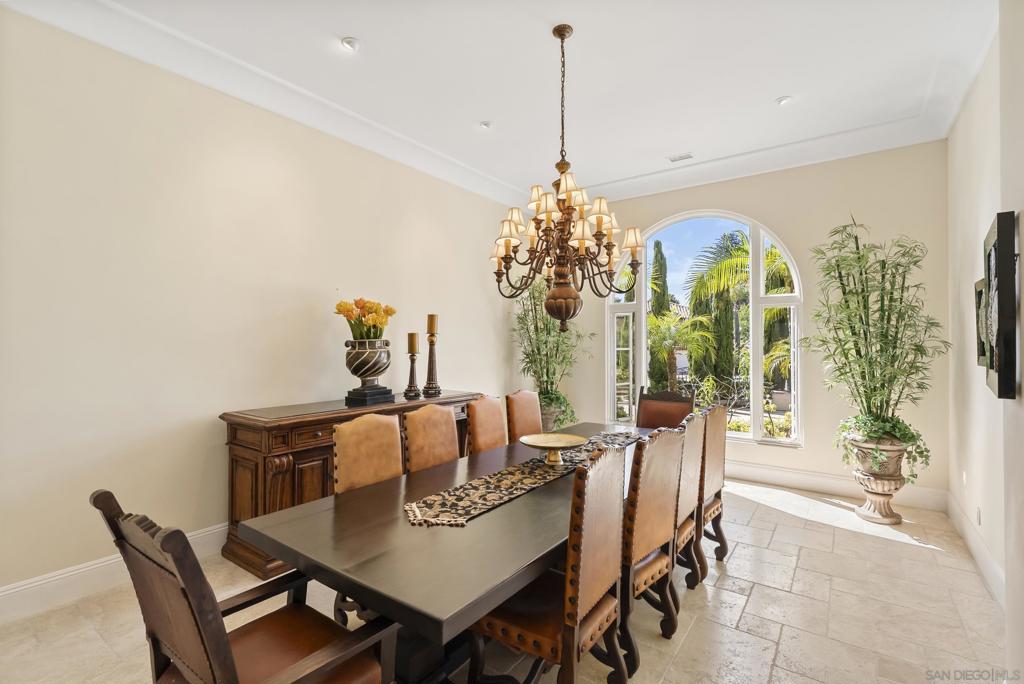 7020 El Fuerte St - photo 17