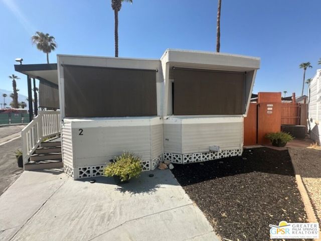 2 McKinley St., Cathedral City CA: https://media.crmls.org/mediaz/4e621be5-fc46-4da5-9a0c-7b6257224fc9.jpg