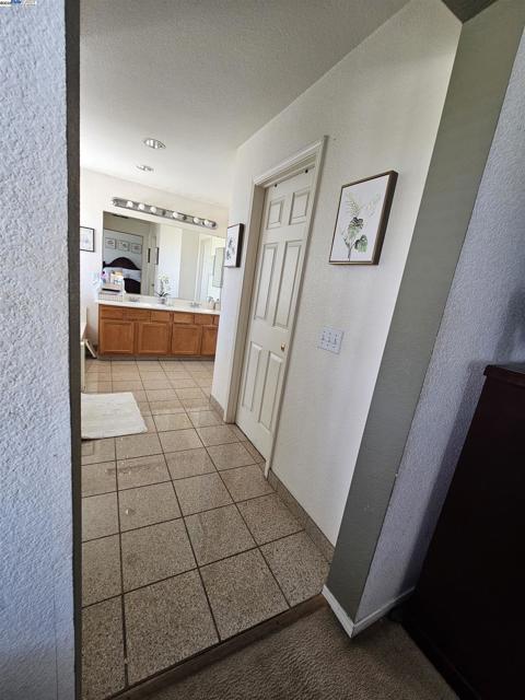 13440 Forestwood Way, Lathrop CA: https://media.crmls.org/mediaz/4e625f50-4694-4ce2-8b52-dae9baab5b23.jpg