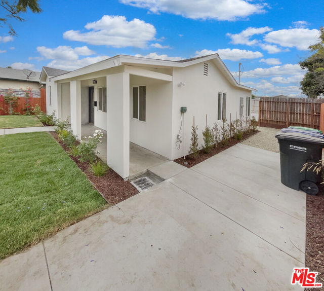 10692 Sycamore Avenue, Stanton CA: https://media.crmls.org/mediaz/4e62dde1-0582-4ccb-becb-d90020cab316.jpg