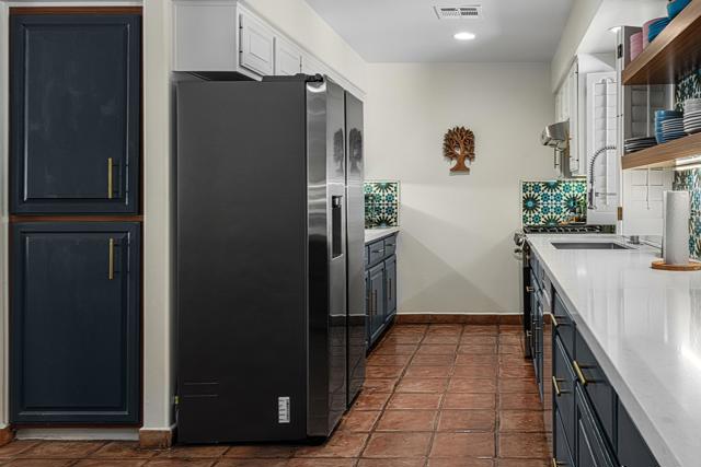 2525 N Farrell Drive, Palm Springs CA: https://media.crmls.org/mediaz/4e62e10b-0634-474d-9d68-3be994b7a4c3.jpg