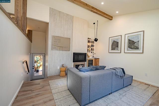 1722 Foothill Blvd, Calistoga CA: https://media.crmls.org/mediaz/4e62e9d7-06c0-4460-a7a9-f53bc177e9f3.jpg