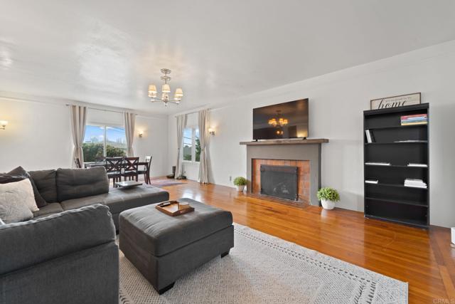 2204 2206 Albatross Street, San Diego CA: https://media.crmls.org/mediaz/4e63108e-a00b-45ab-b6ba-9deb7596345d.jpg