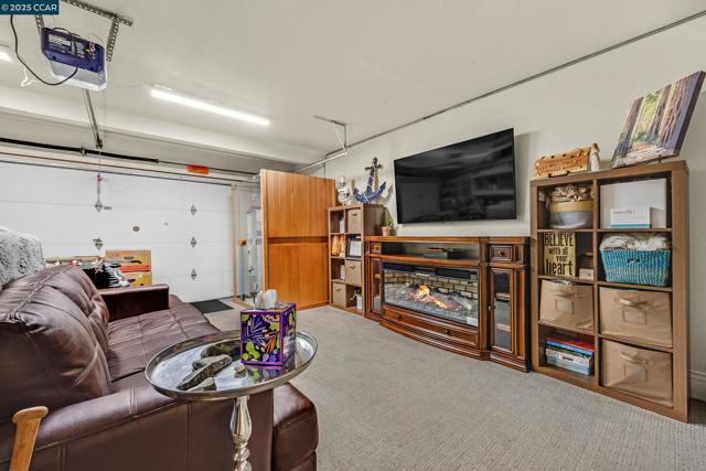60 Rainbow Cir, Danville CA: https://media.crmls.org/mediaz/4e635e50-6c22-43c8-92a8-744215be57c8.jpg