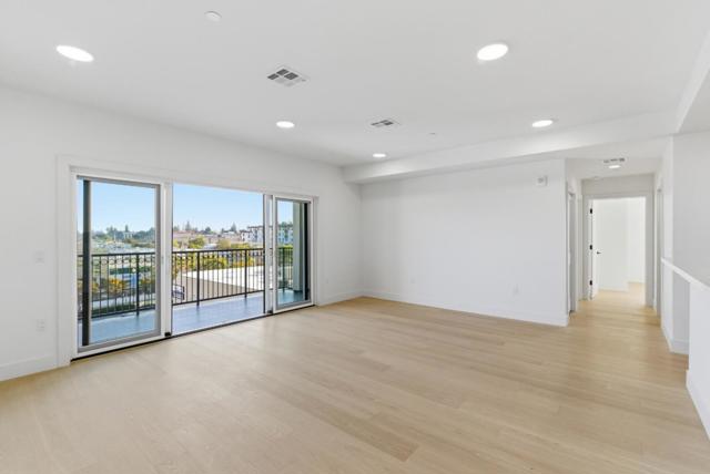 560 El Camino Real, San Carlos CA: https://media.crmls.org/mediaz/4e63ea38-8d20-4a2d-92f3-ba7810bdf6c9.jpg