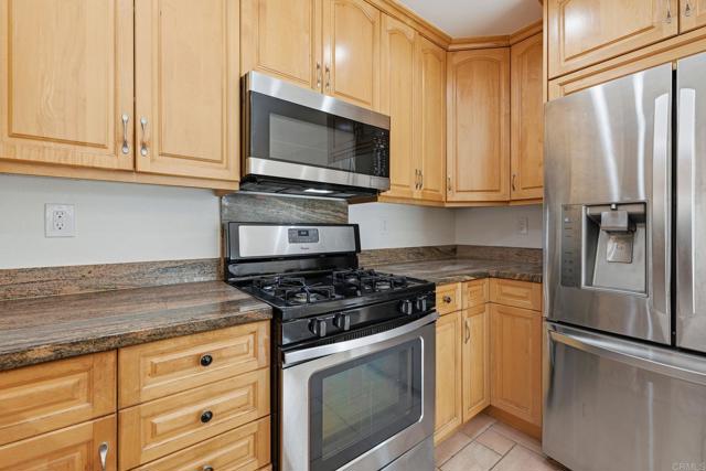 819 Daphne Court, Carlsbad CA: https://media.crmls.org/mediaz/4e6422ca-2987-479b-83bd-39c05a47eca0.jpg