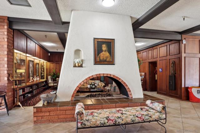 1215 Anchors Way Drive, Ventura CA: https://media.crmls.org/mediaz/4e6463e2-deb5-4787-ba23-4f5497adc7ae.jpg