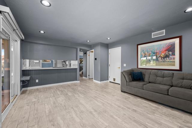 13170 Entreken Ave,  CA: https://media.crmls.org/mediaz/4e64da57-2c27-4bf3-9eac-1cc4a134801b.jpg