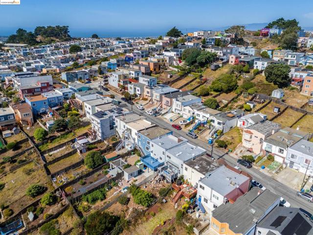 Image 46 of 49 For 271 Montana St