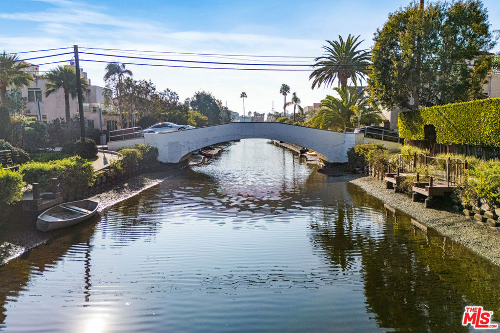 4E651B79 3876 43C4 9894 Dfbccad42347 416 Sherman Canal, Venice, Ca 90291 &Lt;Span Style='BackgroundColor:transparent;Padding:0Px;'&Gt; &Lt;Small&Gt; &Lt;I&Gt; &Lt;/I&Gt; &Lt;/Small&Gt;&Lt;/Span&Gt;