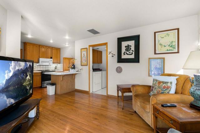 662 W Parr Avenue, Campbell CA: https://media.crmls.org/mediaz/4e65790f-0a20-4775-8f37-b7a20d99d350.jpg
