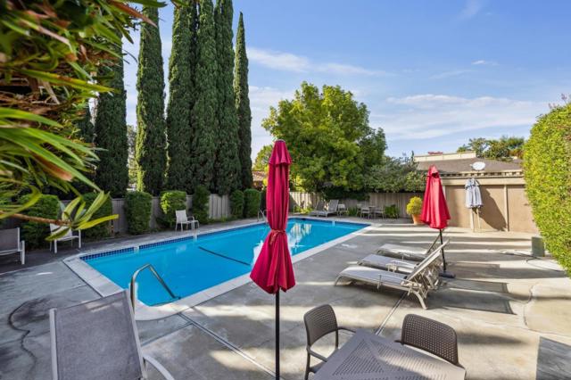 64 Los Altos Square, Los Altos CA: https://media.crmls.org/mediaz/4e659a38-084c-4518-9fd4-45950597786f.jpg