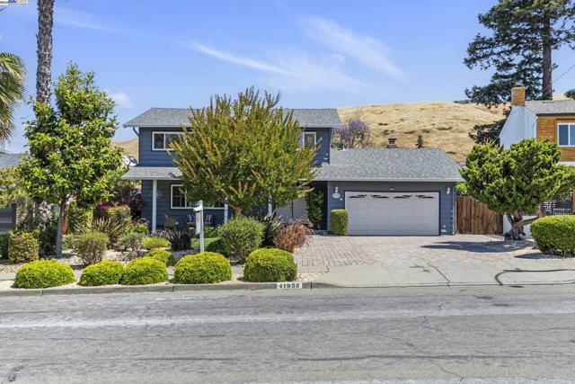 41938 Via San Carlos, Fremont CA: https://media.crmls.org/mediaz/4e66f365-cbd5-4f7e-8a3c-28d86cc64604.jpg