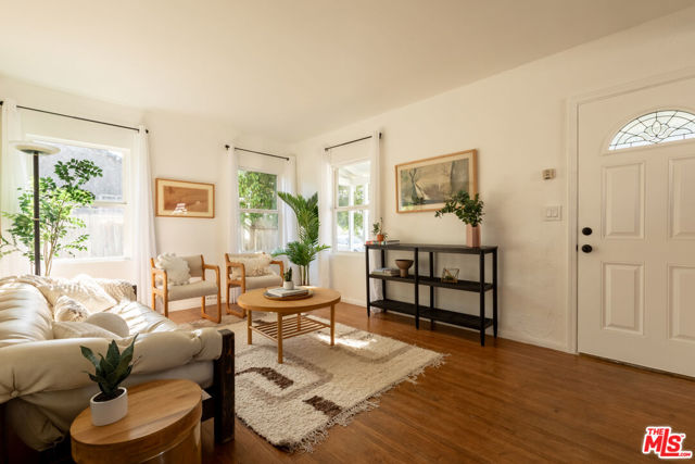2722 Marine Avenue, Gardena CA: https://media.crmls.org/mediaz/4e6714a3-267c-49f7-a353-fb2128d73fa9.jpg