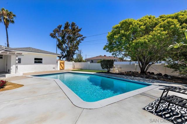 1967 Wedgemere Rd, El Cajon CA: https://media.crmls.org/mediaz/4e675660-3e2c-493b-9875-8d495fbc4d8b.jpg