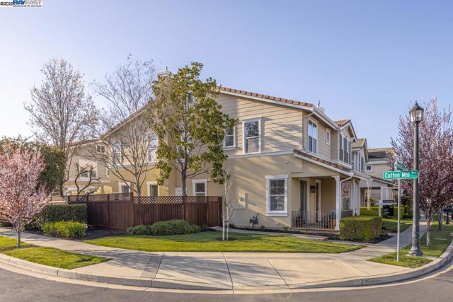 1508 Whispering Oaks Way, Pleasanton CA: https://media.crmls.org/mediaz/4e675ecd-7f0d-4e33-86c1-2e014c253408.jpg