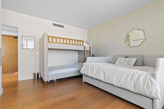 Image 14 of 29 For 888 W E St  804