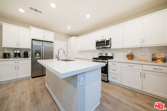 1681 Whitmore Loop, Chula Vista CA: https://media.crmls.org/mediaz/4e67778c-cea4-4351-b2b6-7308de306a55.jpg