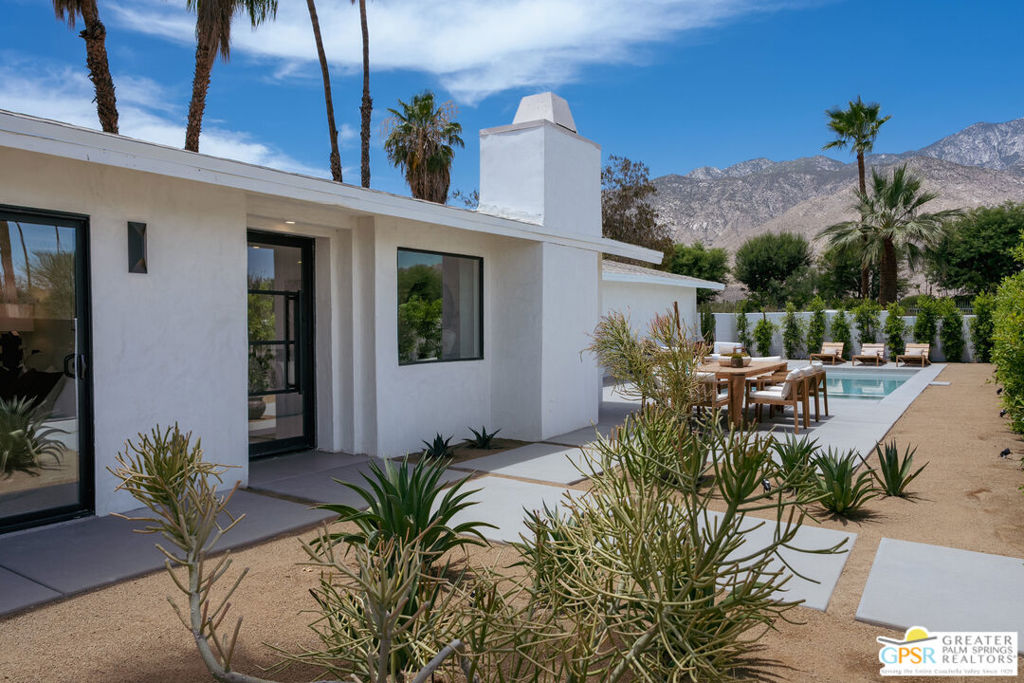 2525 E Morongo Trail