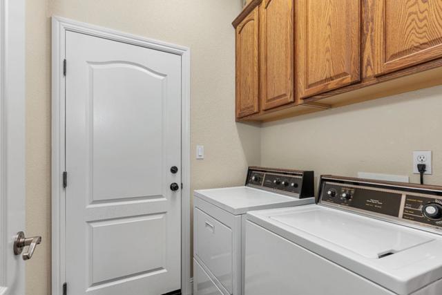 505 Porter Court, Folsom CA: https://media.crmls.org/mediaz/4e67f067-9fde-4ae9-b50b-cb391a9663ca.jpg