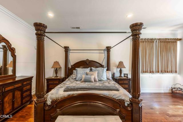 3007 Springbank Court, Bakersfield CA: https://media.crmls.org/mediaz/4e67f975-d998-4d60-8601-6f325e2f59fa.jpg