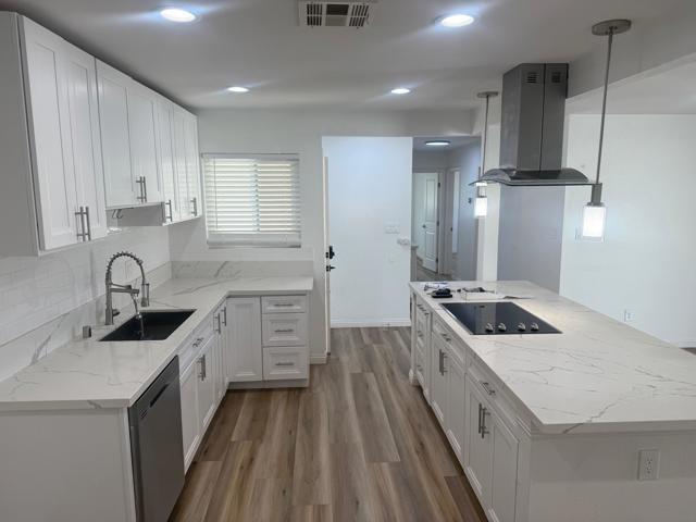 4106 Dellwood St, San Diego CA: https://media.crmls.org/mediaz/4e67ffea-cd7b-4ad0-a81e-1a9762c1b8a9.jpg