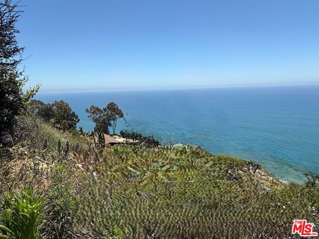 20540 Pinnacle Way, Malibu CA: https://media.crmls.org/mediaz/4e6860ac-b546-4dd9-a20d-a74ed22d795f.jpg