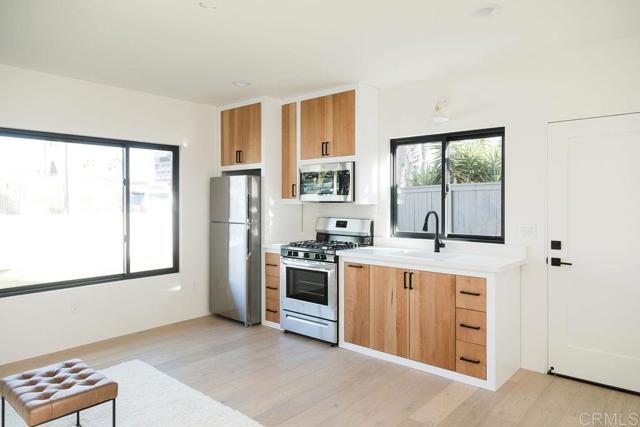 Image 19 of 41 For 1890 Basswood Avenue