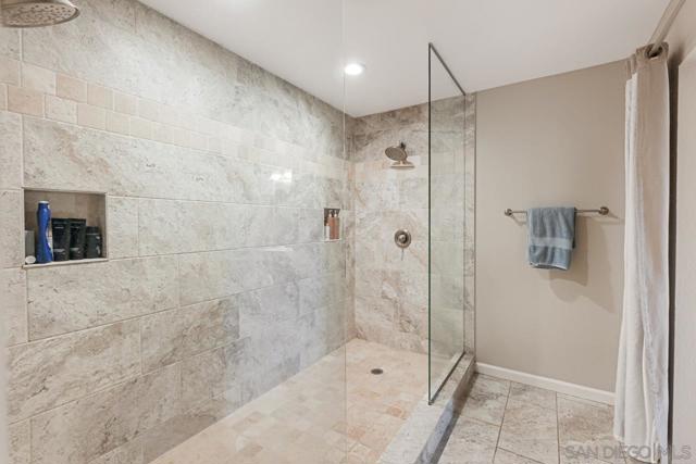 701 Fino Glen, Escondido CA: https://media.crmls.org/mediaz/4e68e985-04e1-46c7-95f7-c3dc676c2fc7.jpg