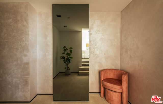 3920 Knobhill Drive, Sherman Oaks CA: https://media.crmls.org/mediaz/4e694e61-ff8e-453e-97a0-6e18541239e1.jpg