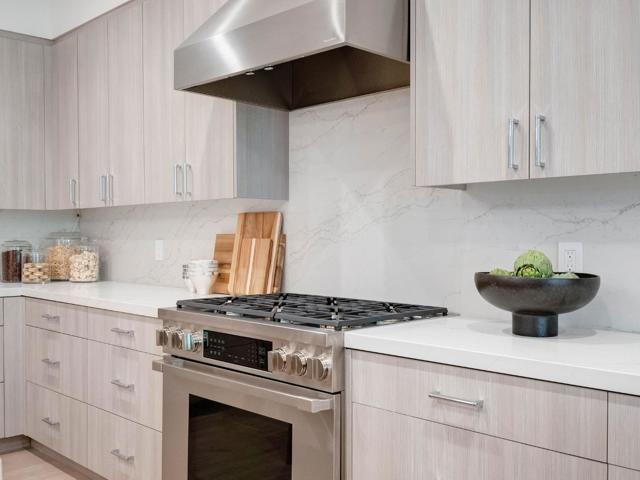 425 First Street, Los Altos CA: https://media.crmls.org/mediaz/4e6beffe-6e44-48c3-ba15-3b42786ff7e0.jpg