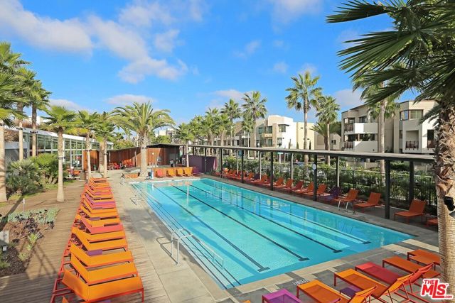 7100 Playa Vista Drive, Playa Vista CA: https://media.crmls.org/mediaz/4e6bfdb2-d50a-4105-9efc-09ba0edcd69a.jpg