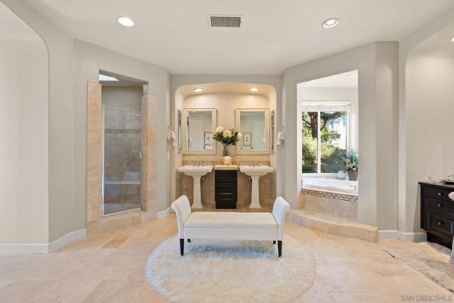 17117 Tallow Tree Lane, San Diego CA: https://media.crmls.org/mediaz/4e6c22e2-f133-4088-9382-b9aae8d30522.jpg